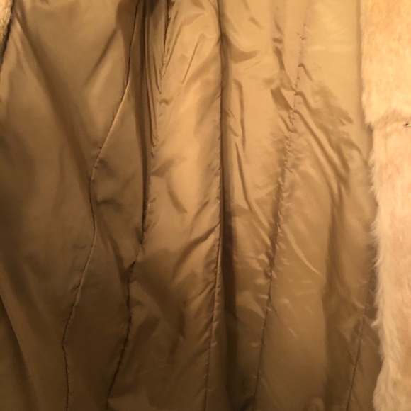 Manteaux en fourrure - Picture 3 of 3